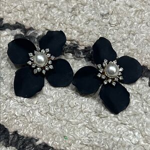 Elegant Black Floral Earrings with Pearl Center